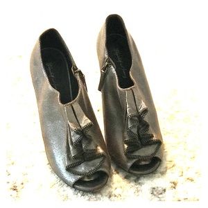 Elizabeth & James Metallic bootie